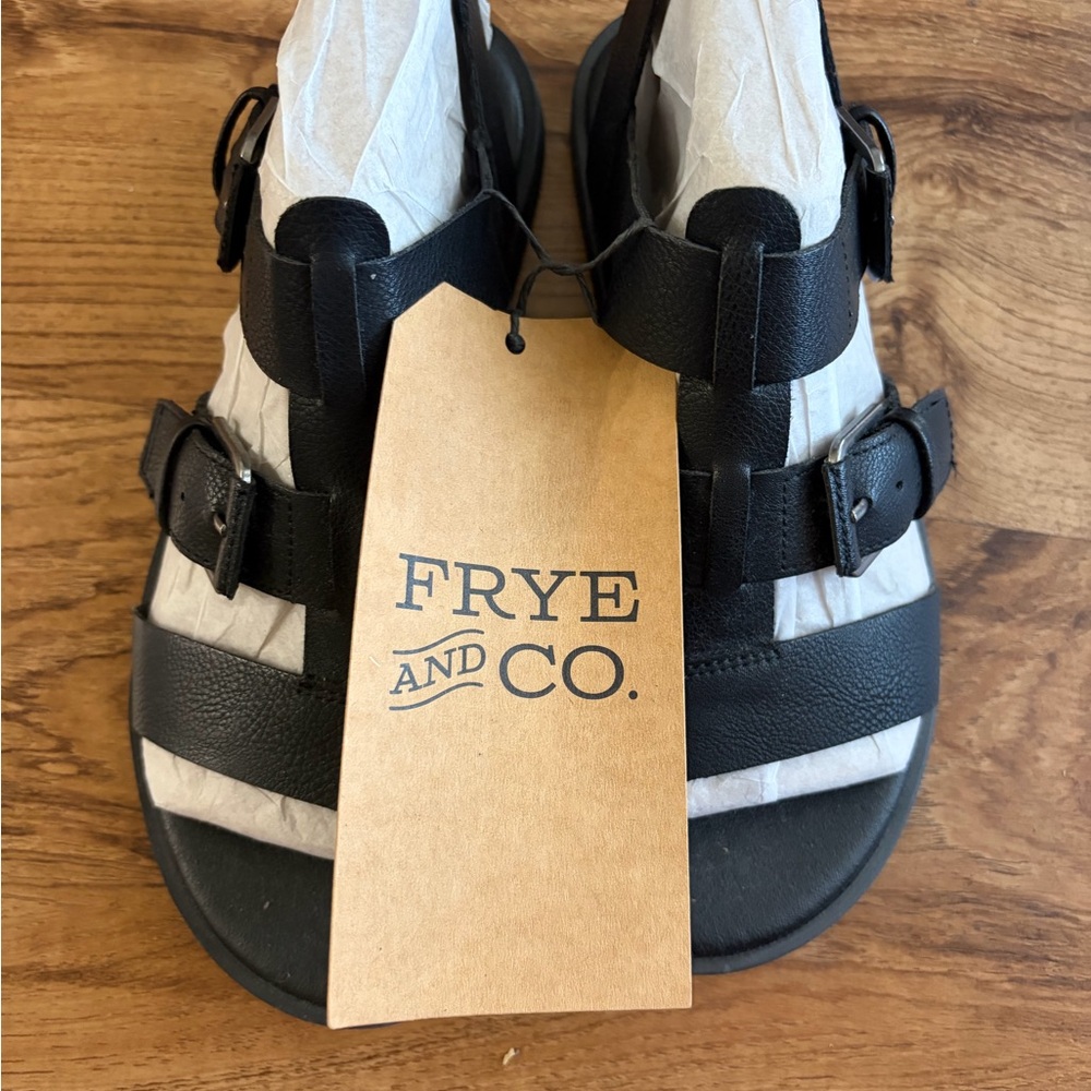 FRYE AND CO. Black Women Sandals with Buckle Straps